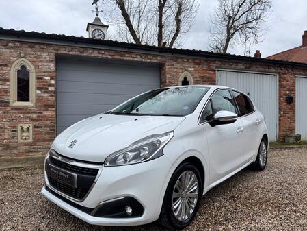 PEUGEOT 208 1.2 PureTech Allure